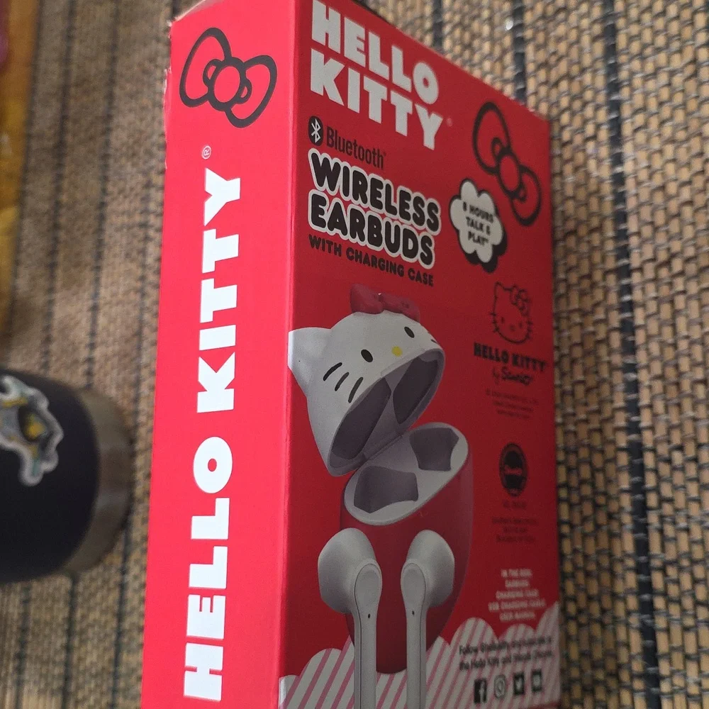 Hello Kitty Bluetooth Wireless Earbuds - Red With Charging Case